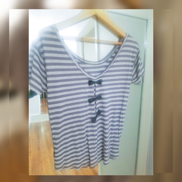 🍍Adorable T-shirt, cute back with bows - Picture 3 of 4